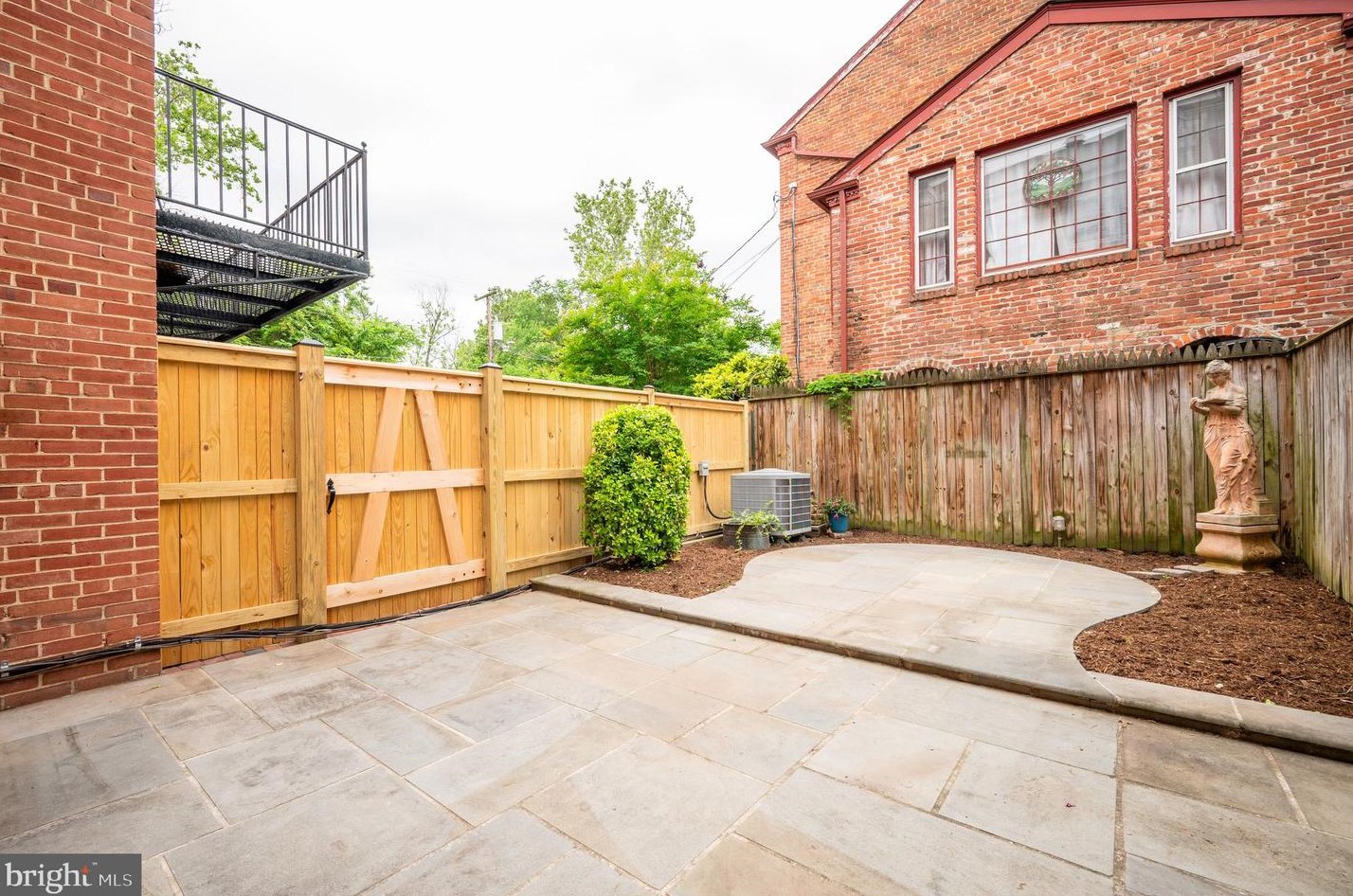 204 Green St, Alexandria VA  22314-4316 exterior