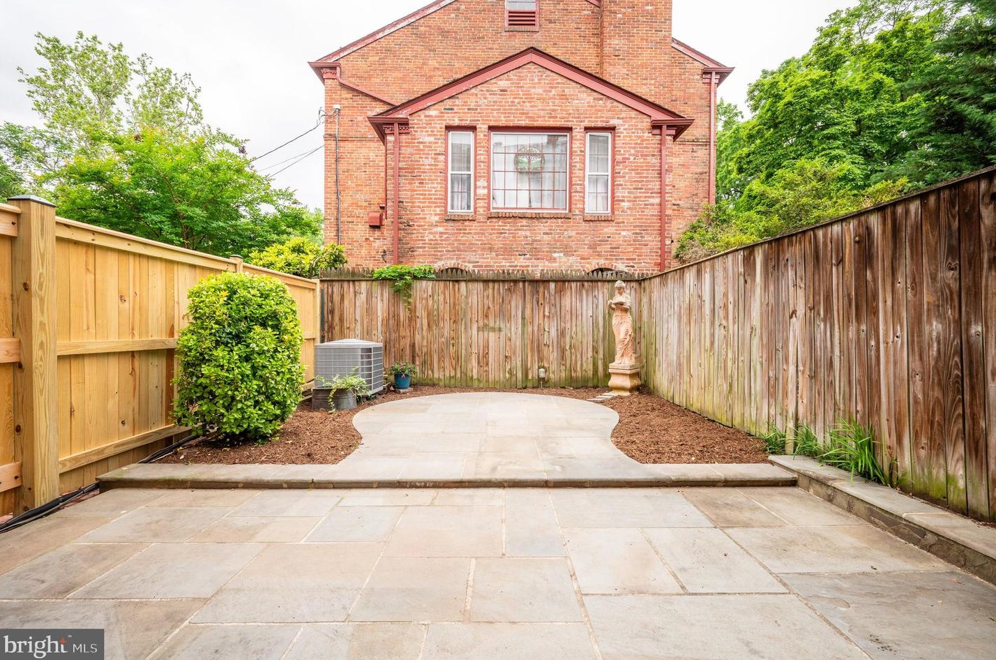 204 Green St, Alexandria VA  22314-4316 exterior