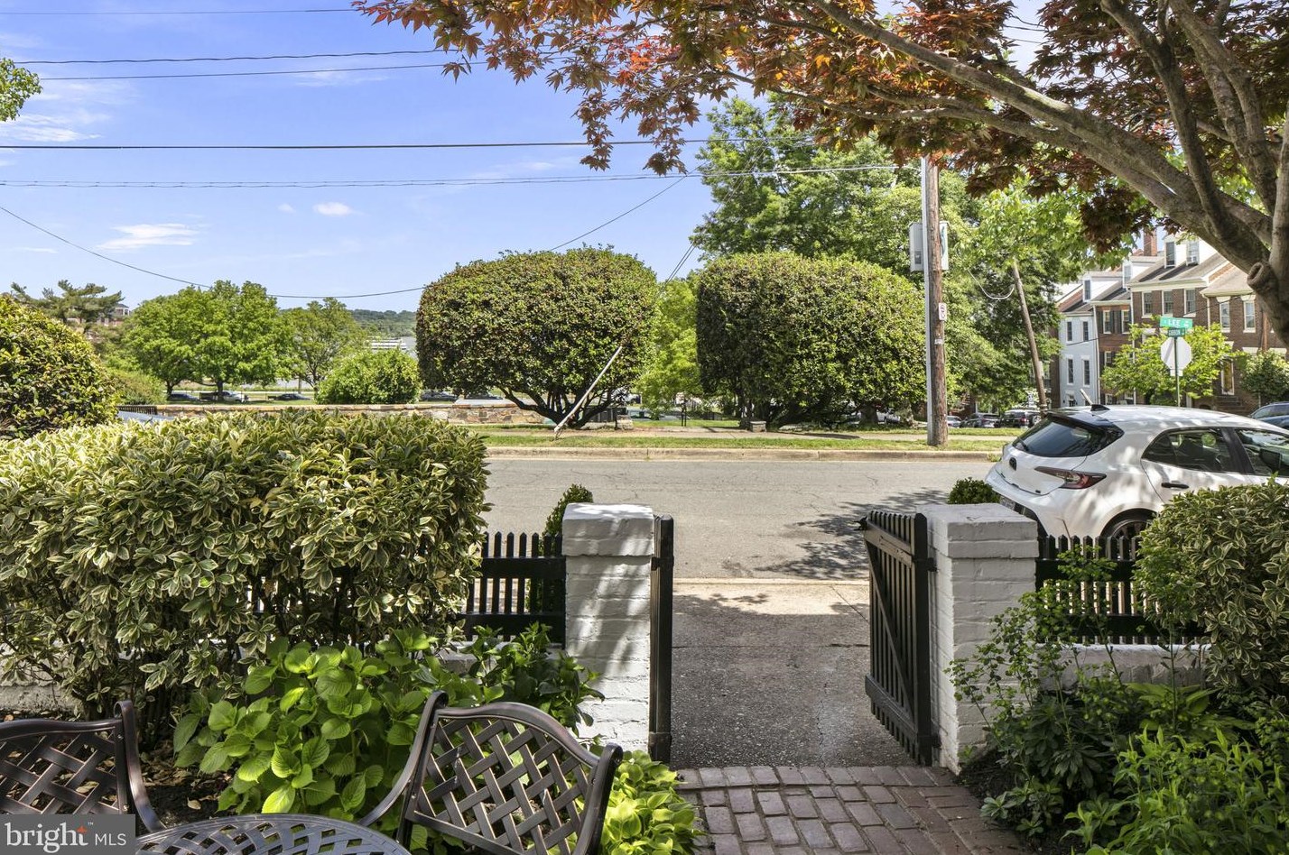 531 Lee St, Alexandria VA  22314-3817 exterior