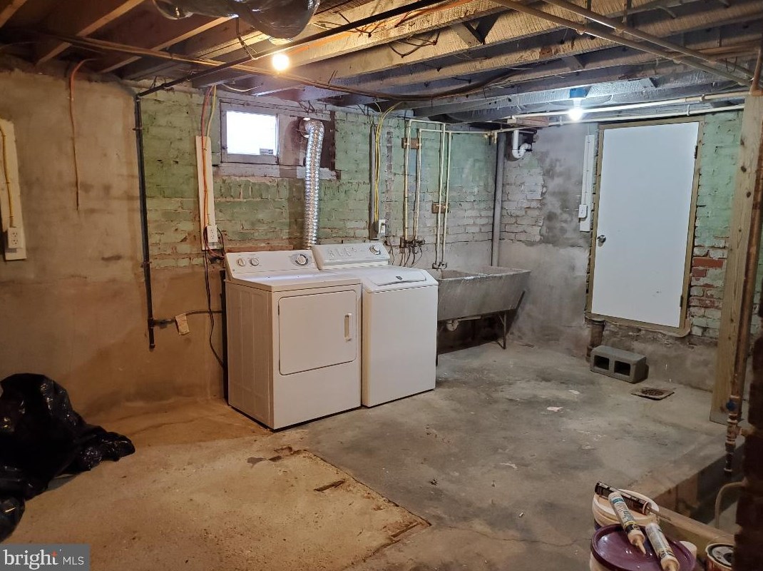 25 Groves Ave, Alexandria VA 22305-2508 exterior