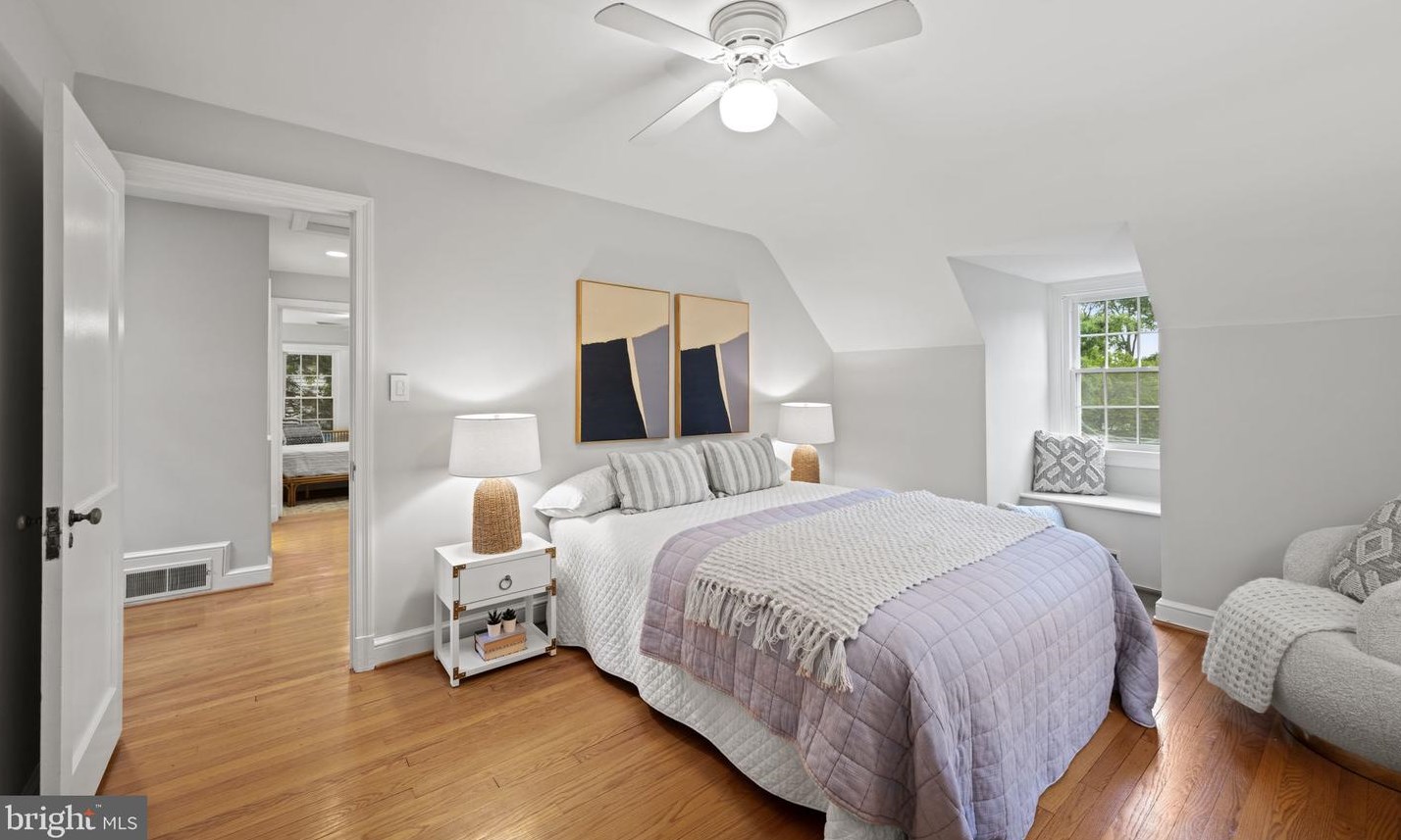 123 Moncure Dr, Alexandria VA 22314-4965 exterior