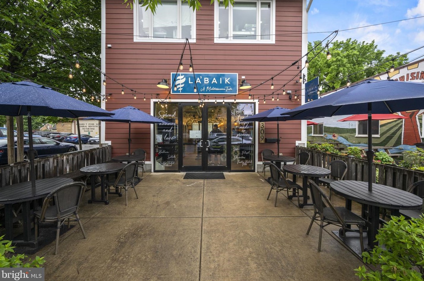 123 Moncure Dr, Alexandria VA 22314-4965 exterior