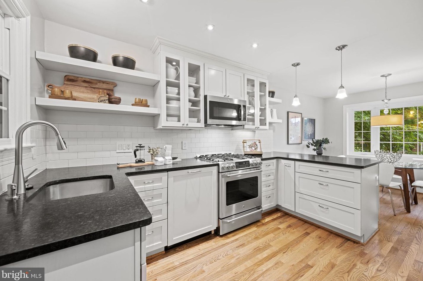 123 Moncure Dr, Alexandria VA 22314-4965 exterior