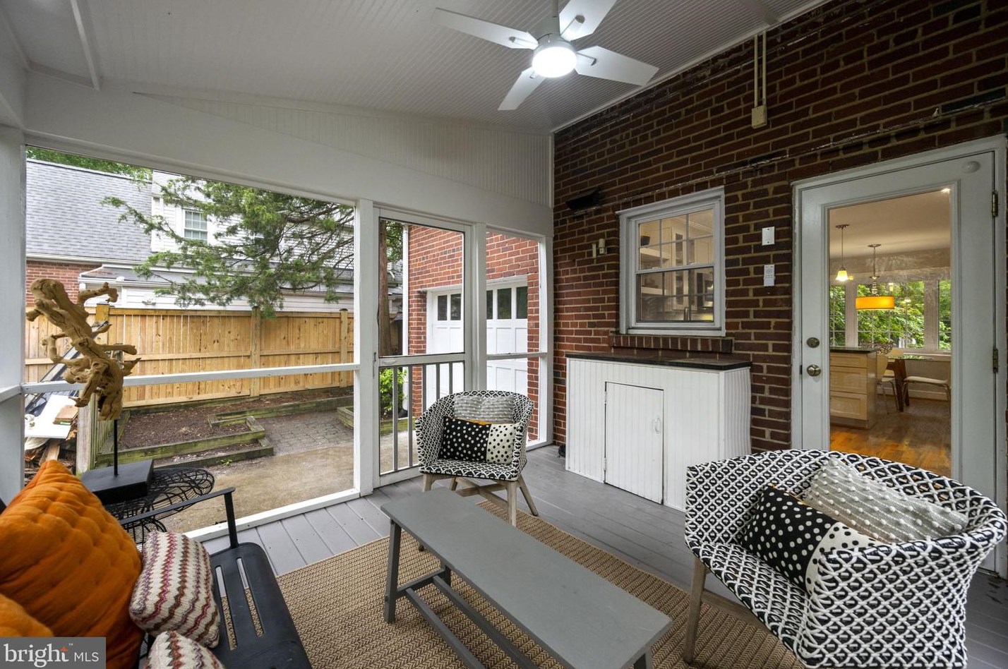 123 Moncure Dr, Alexandria VA 22314-4965 exterior