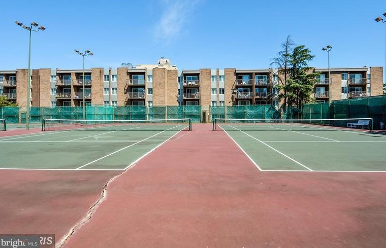 16 Van Dorn St, Alexandria VA 22304-4242 exterior