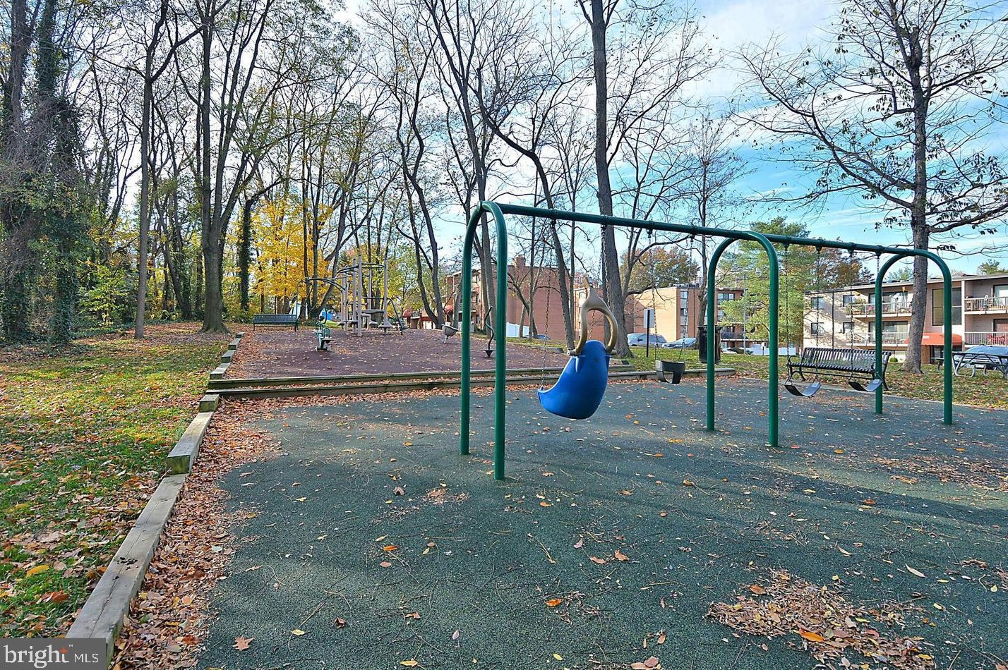 3314 28th St, Alexandria VA 22302-1334 exterior