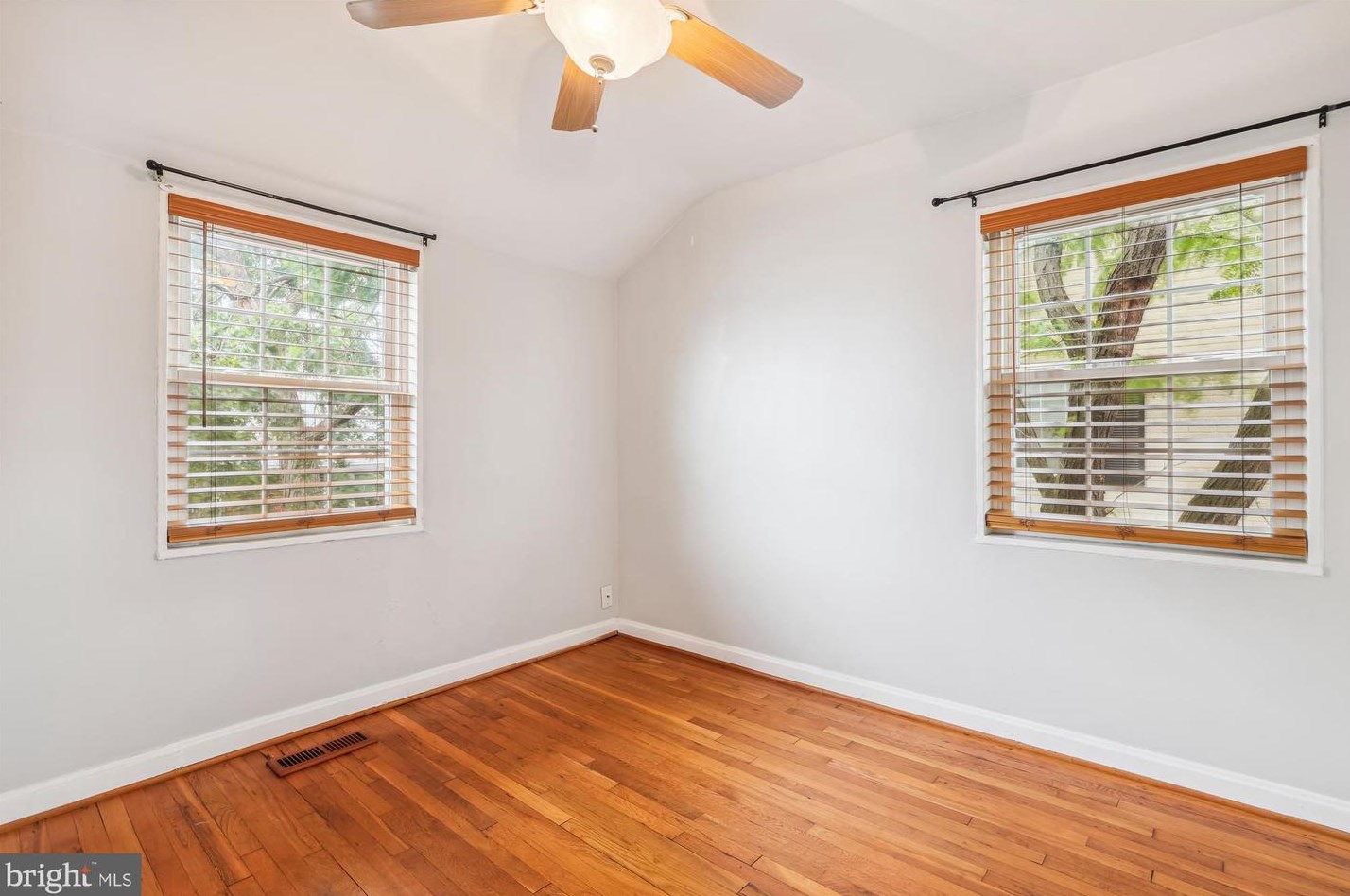 3751 Jason Ave, Alexandria VA 22302-1811 exterior