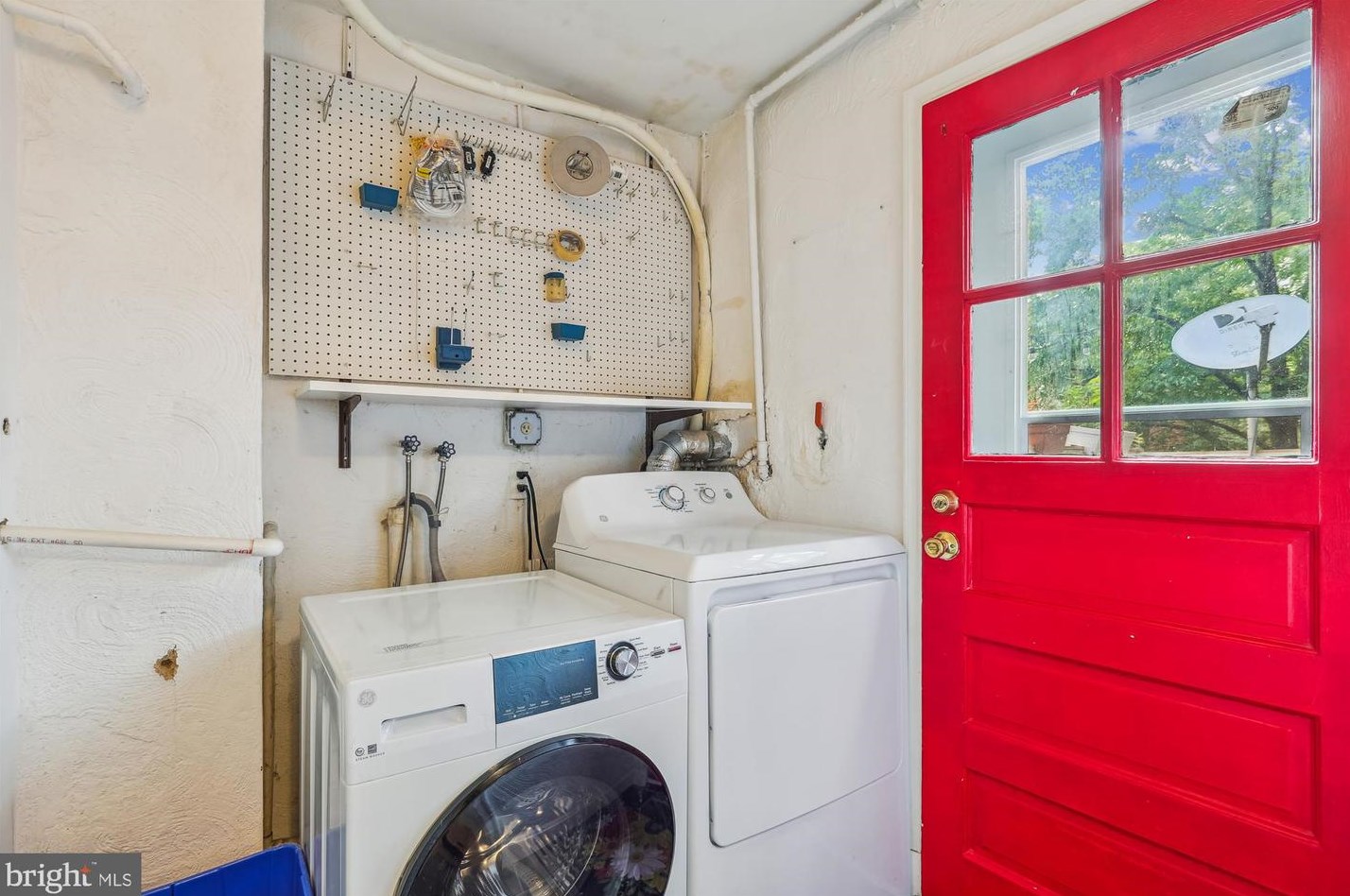 3751 Jason Ave, Alexandria VA 22302-1811 exterior