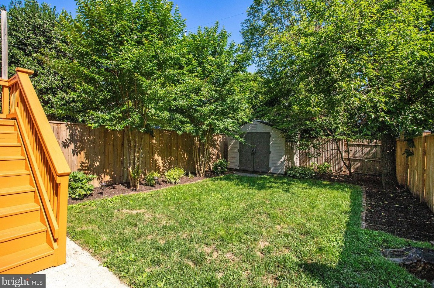 124 Maple St, Alexandria VA 22301-2605 exterior