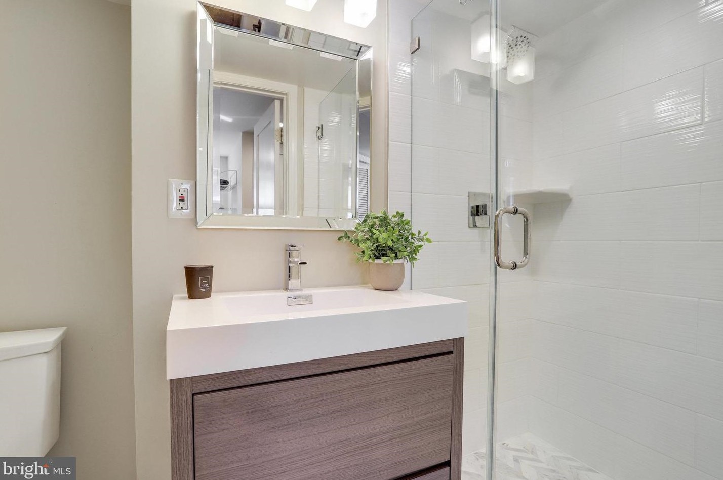 124 Maple St, Alexandria VA 22301-2605 exterior