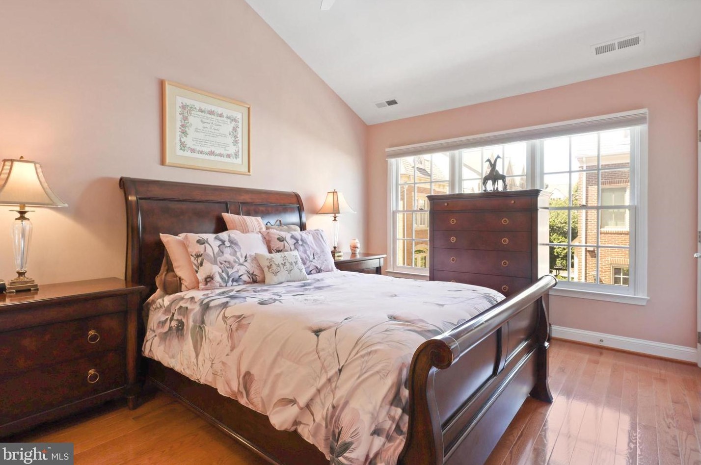 31 Alexander St, Alexandria VA 22314-3872 exterior