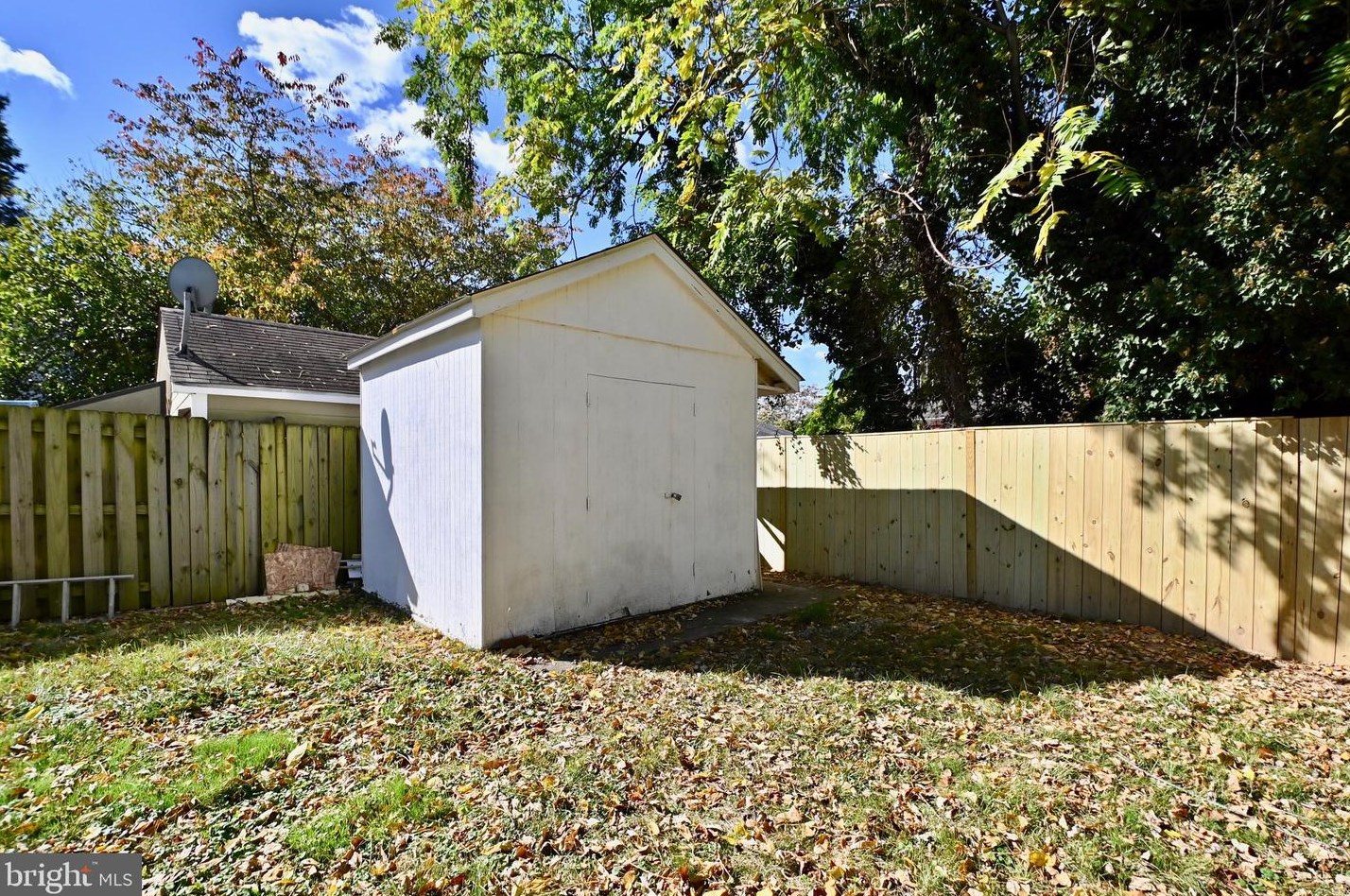 148 Moncure Dr, Alexandria VA 22314-4946 exterior