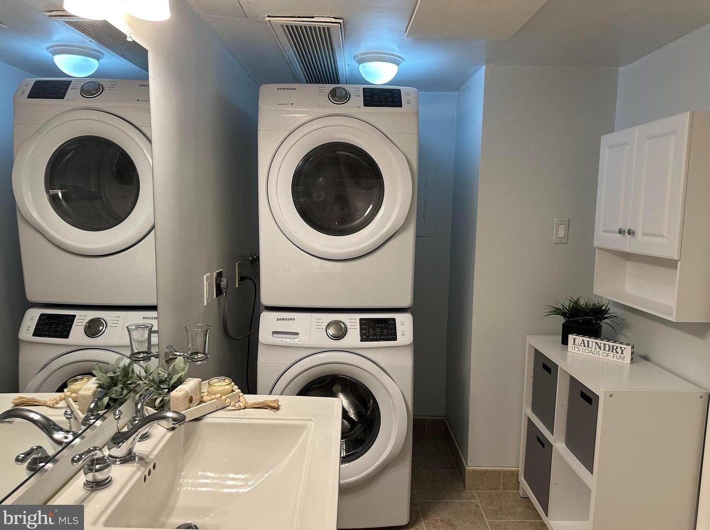 132 Roberts Ln, Alexandria VA 22314-4634 exterior