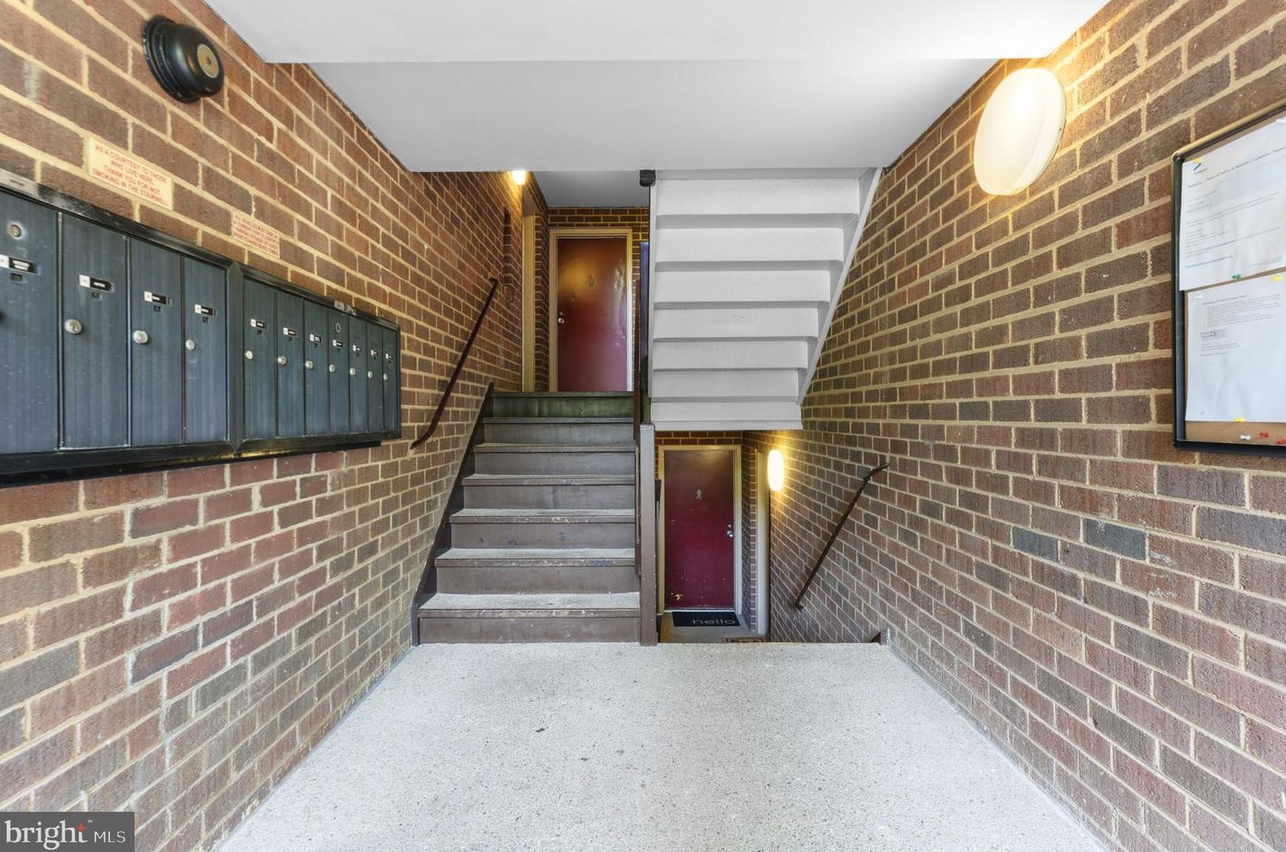 132 Roberts Ln, Alexandria, VA 22314-4634