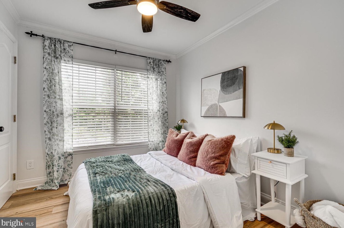 3807 Watkins Ml Dr, Alexandria VA 22304-6444 exterior