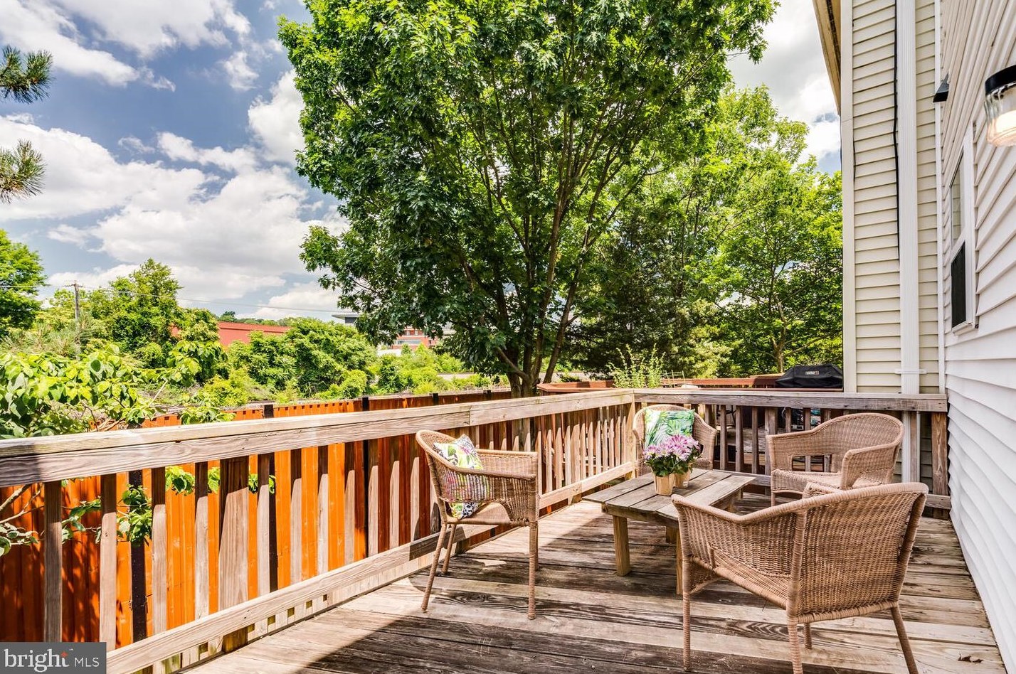 3807 Watkins Ml Dr, Alexandria VA 22304-6444 exterior