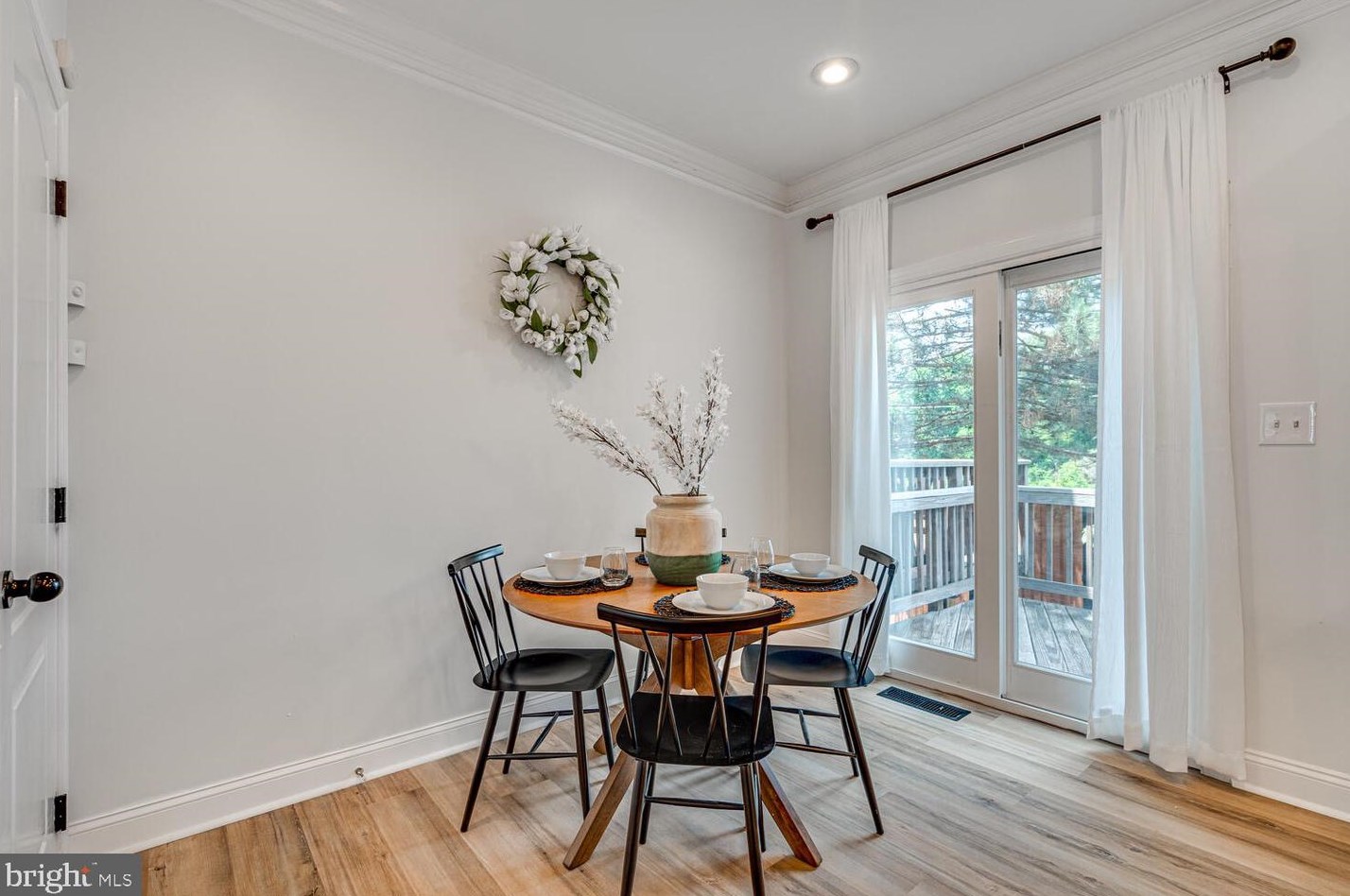 3807 Watkins Ml Dr, Alexandria VA 22304-6444 exterior