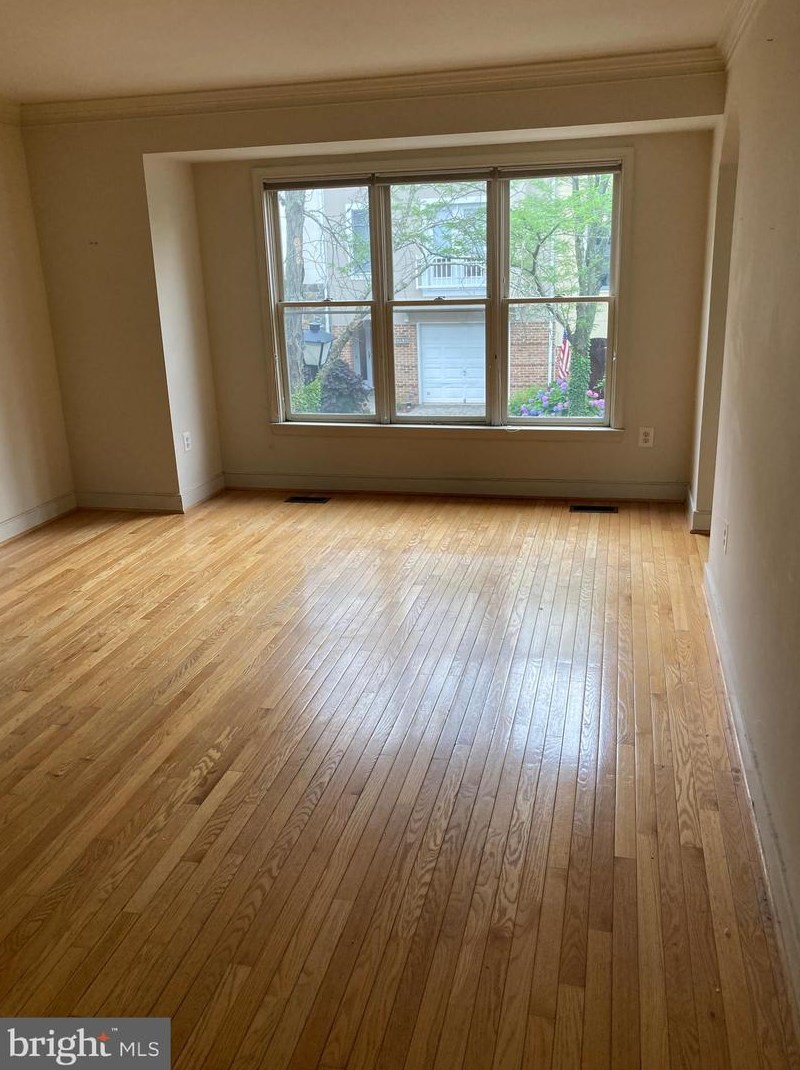 3819 White Post Ct, Alexandria VA 22304-6357 exterior