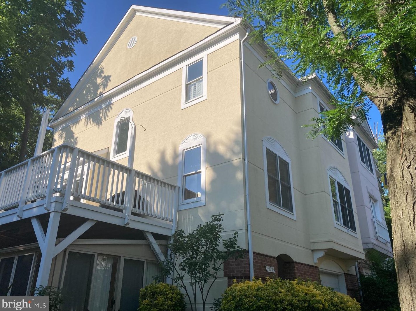 3819 White Post Ct, Alexandria VA 22304-6357 exterior