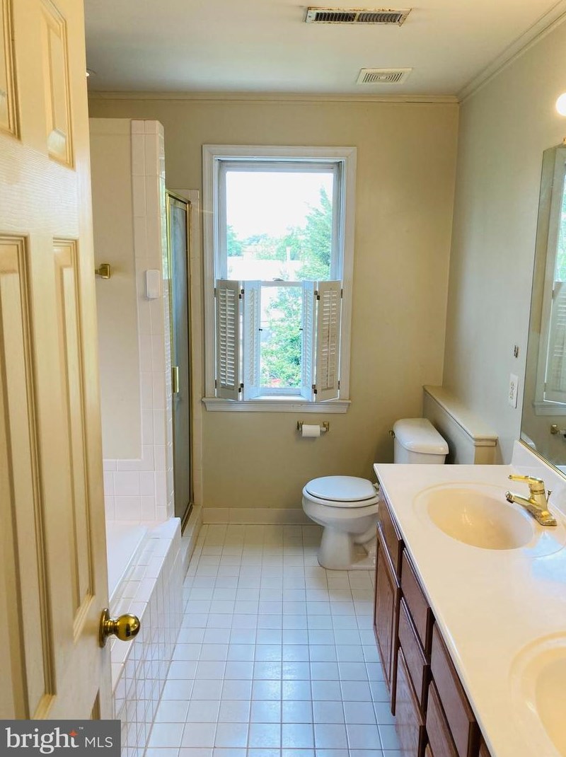 3819 White Post Ct, Alexandria VA 22304-6357 exterior