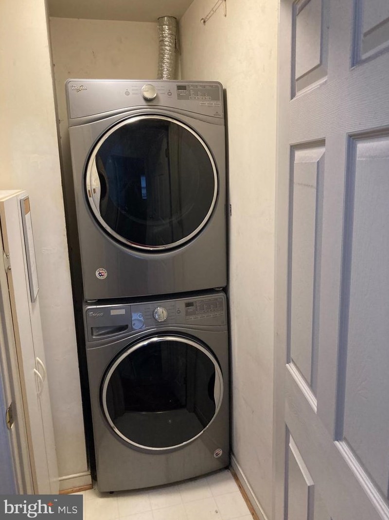 3819 White Post Ct, Alexandria VA 22304-6357 exterior