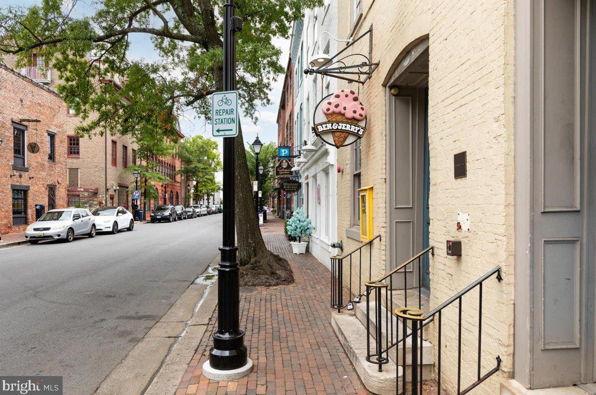 43 Carriage House, Alexandria VA 22304-6336 exterior