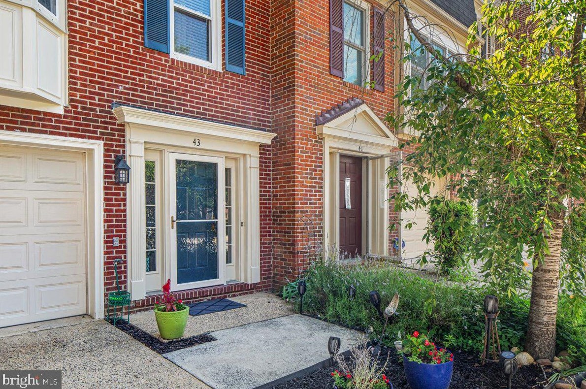 43 Carriage House, Alexandria VA 22304-6336 exterior