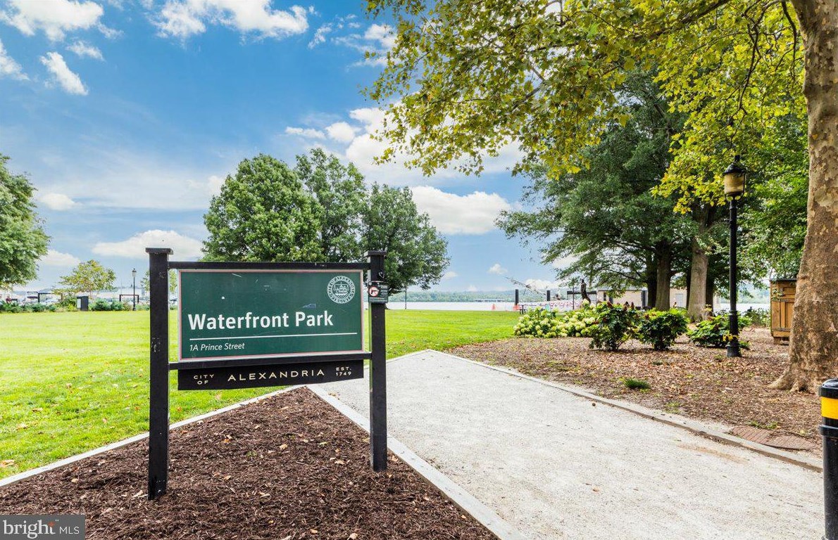 43 Carriage House, Alexandria VA 22304-6336 exterior