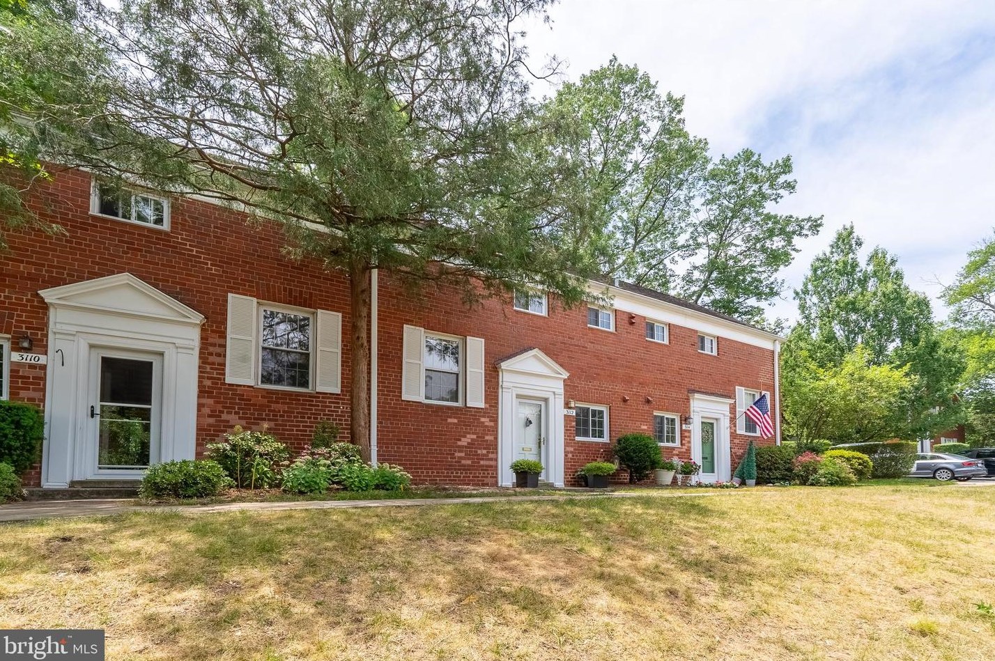 3112 Martha Custis Dr, Alexandria VA  22302-2103 exterior