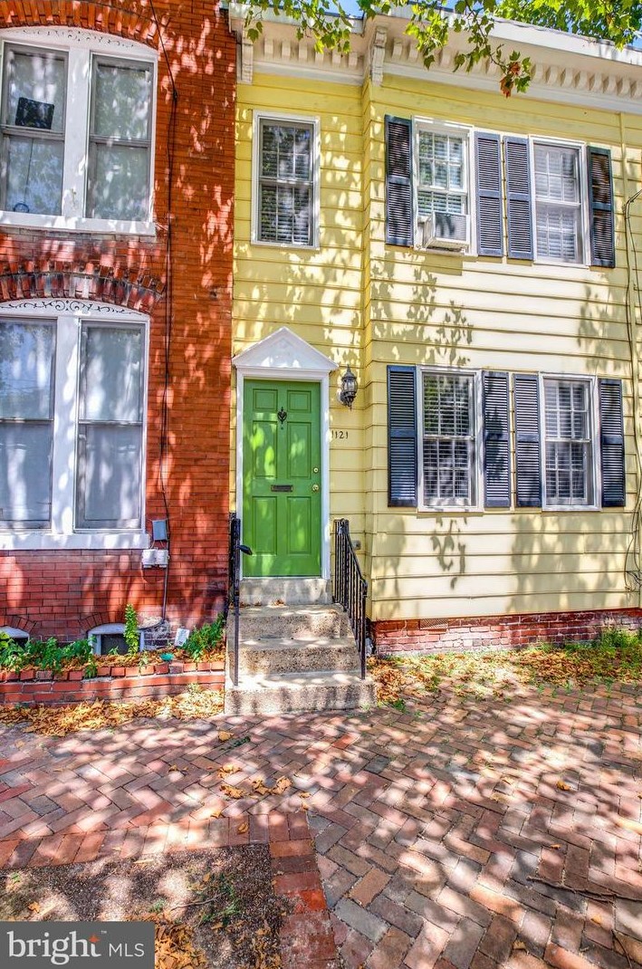 1121 Prince St, Alexandria VA  22314-2934 exterior