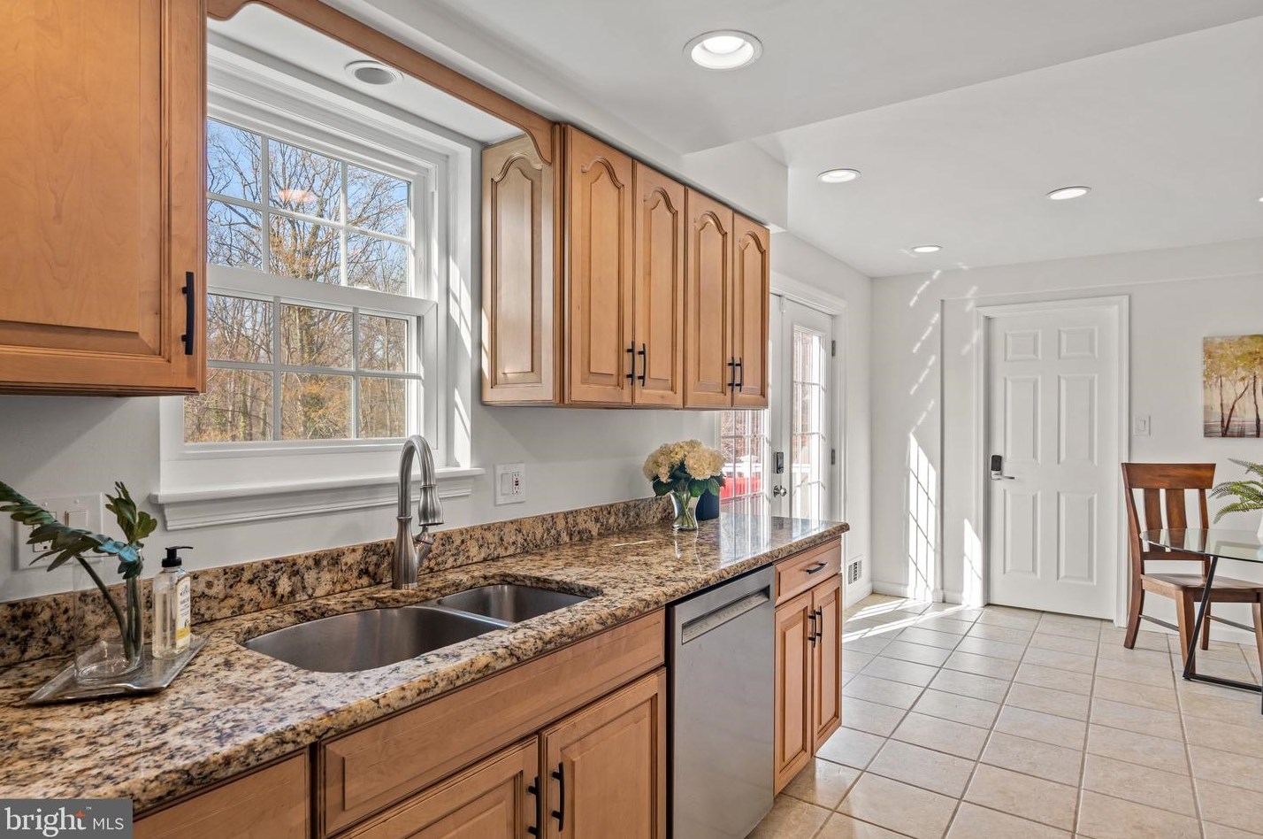 900 Howard St, Alexandria VA  22304-1624 exterior