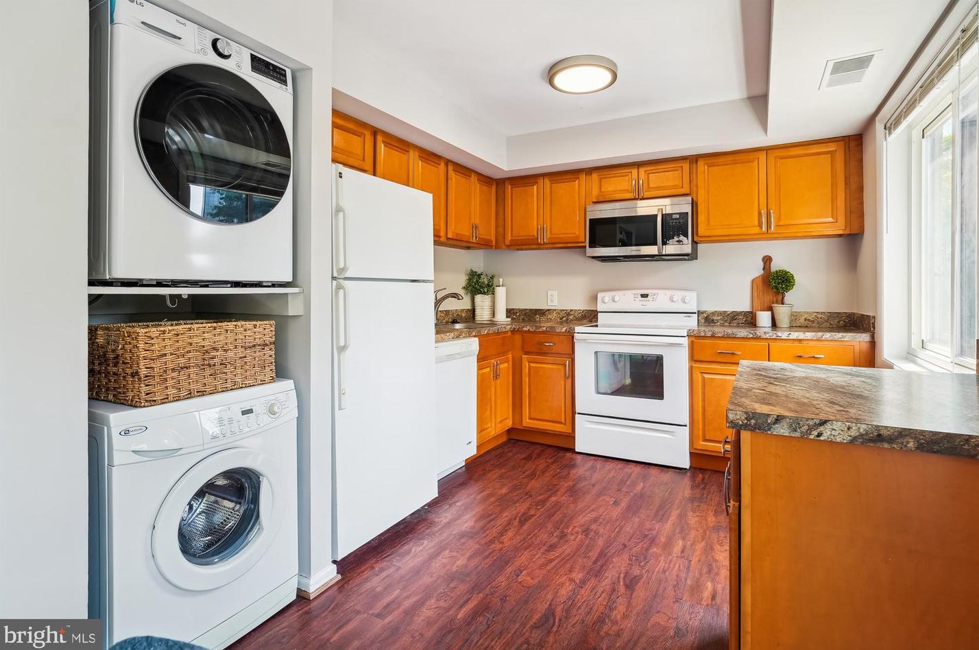 3220 28th St, Alexandria VA  22302-1325 exterior