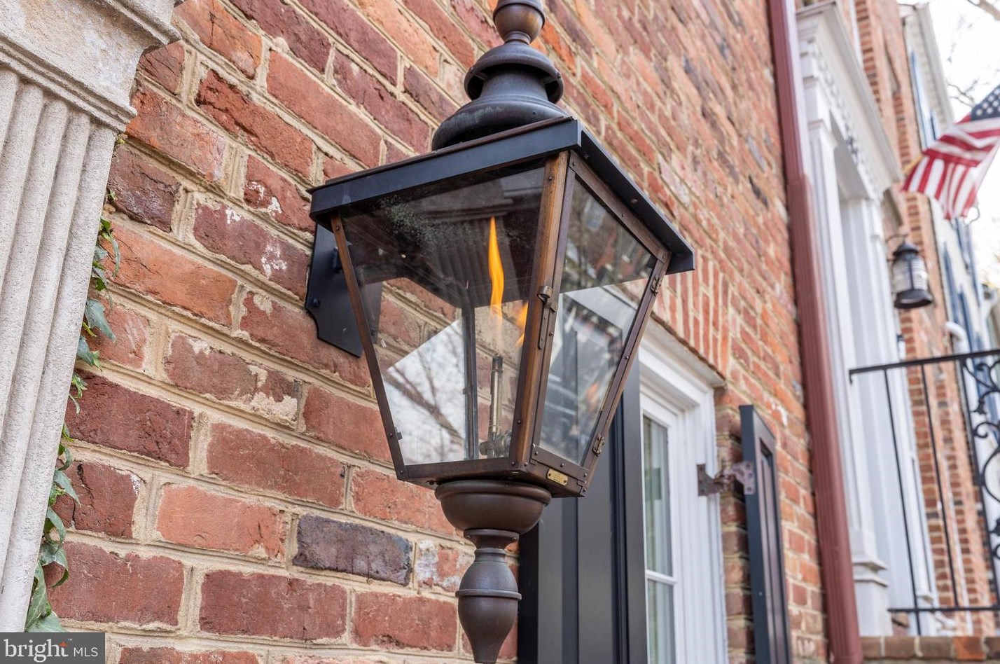 102 Prince St, Alexandria VA  22314-3312 exterior