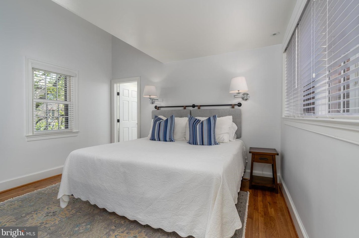 102 Prince St, Alexandria VA  22314-3312 exterior