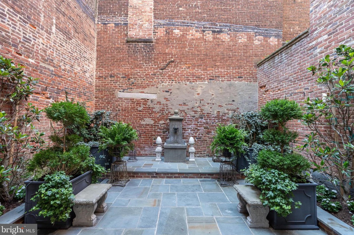 102 Prince St, Alexandria VA  22314-3312 exterior