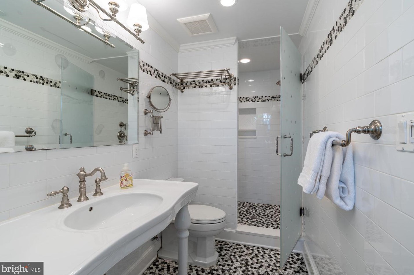 102 Prince St, Alexandria VA  22314-3312 exterior