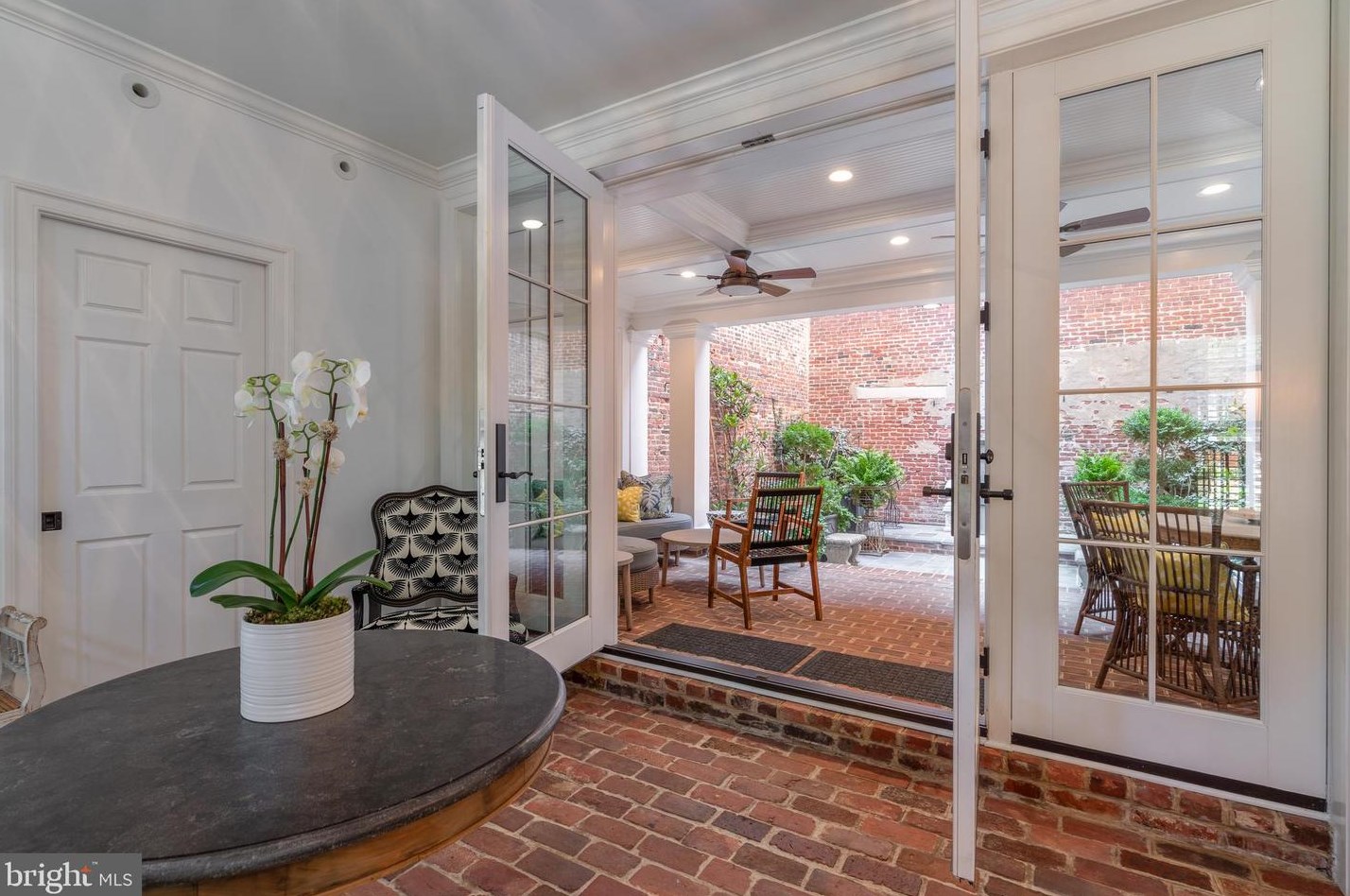 102 Prince St, Alexandria VA  22314-3312 exterior