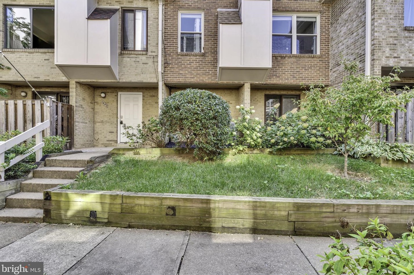 1643 Kenwood Ave, Alexandria, VA 22302