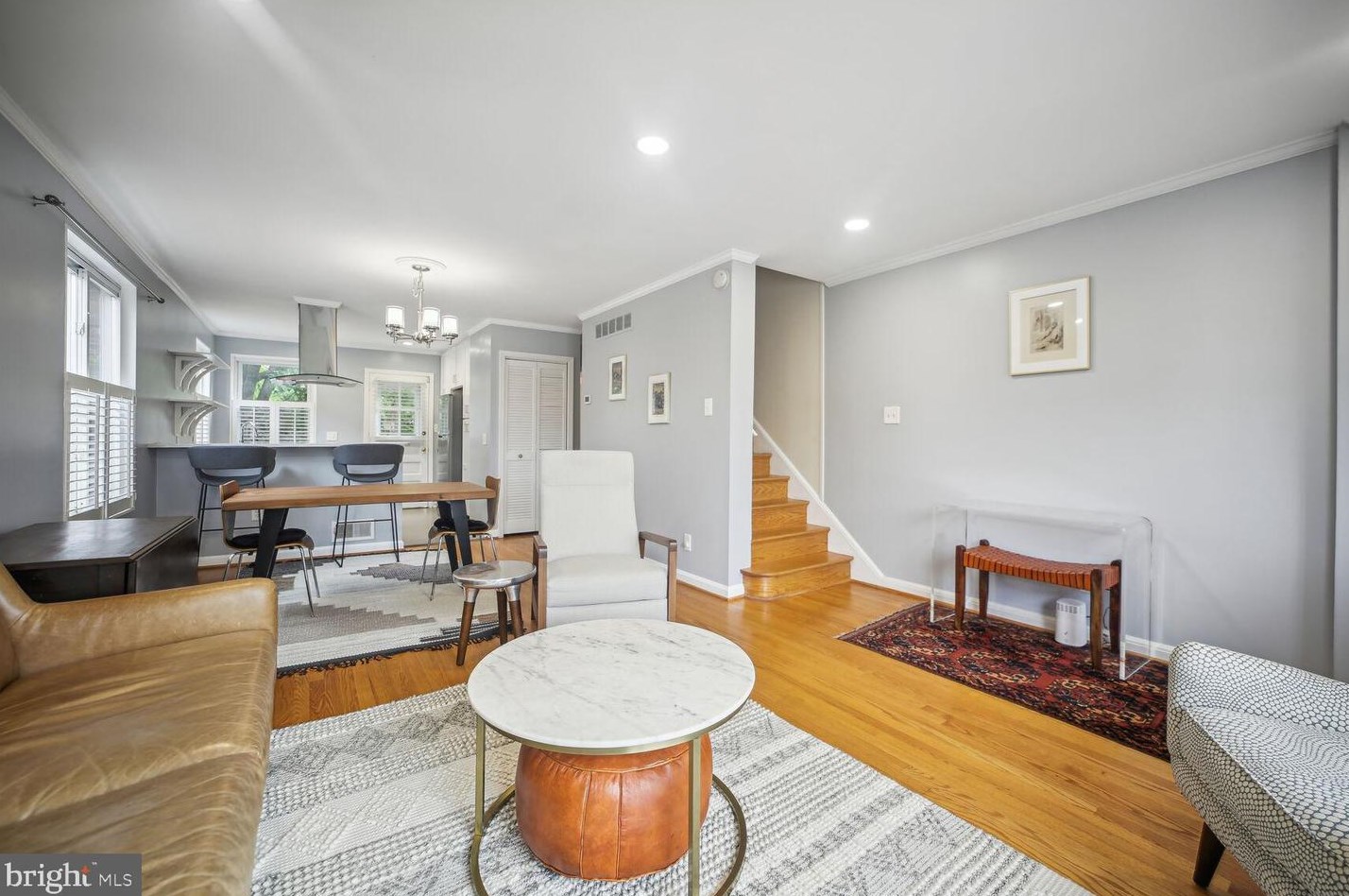 6 Spring St, Alexandria VA  22301-2134 exterior