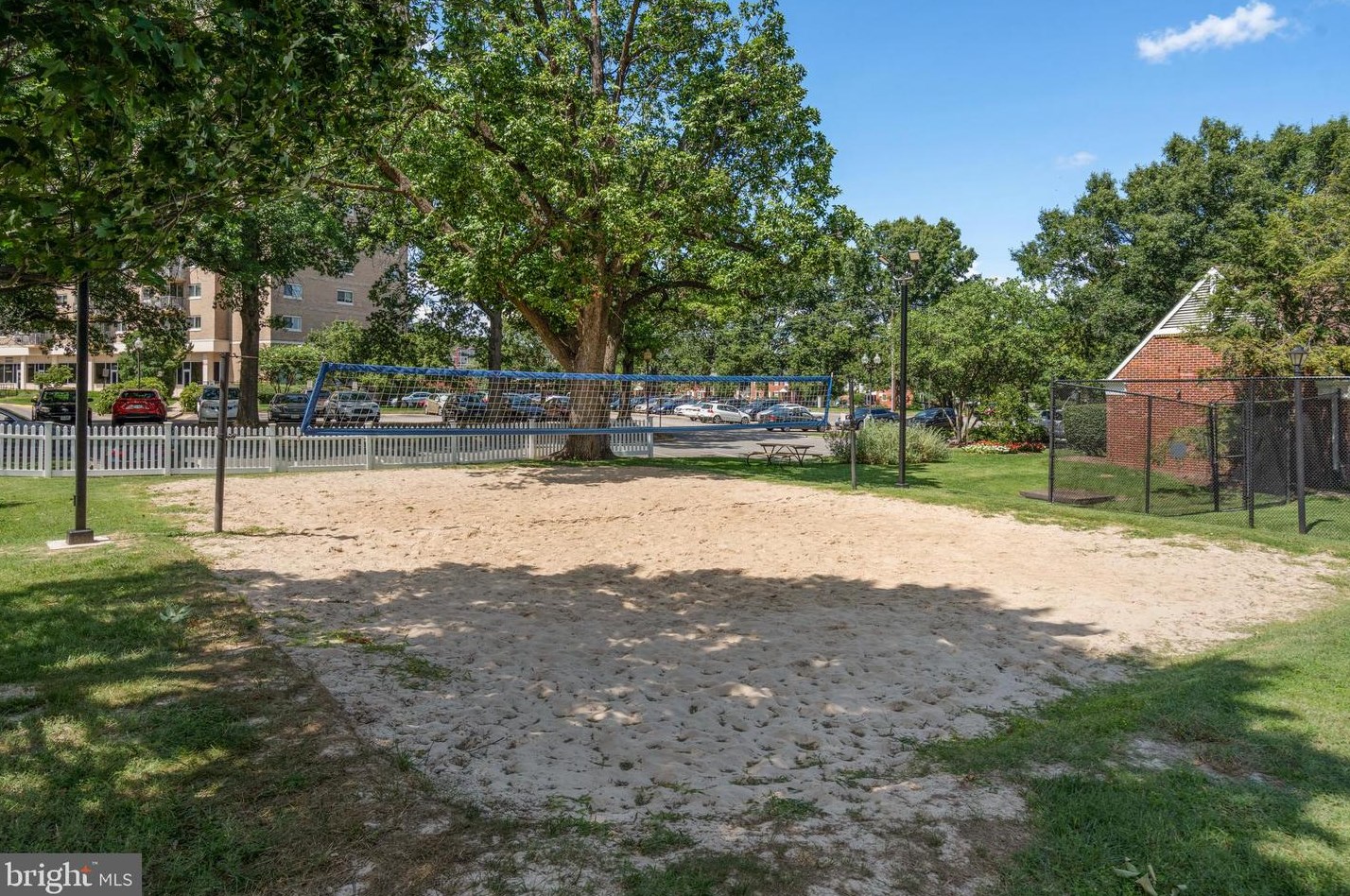 1230 Martha Custis Dr, Alexandria VA  22302-2016 exterior