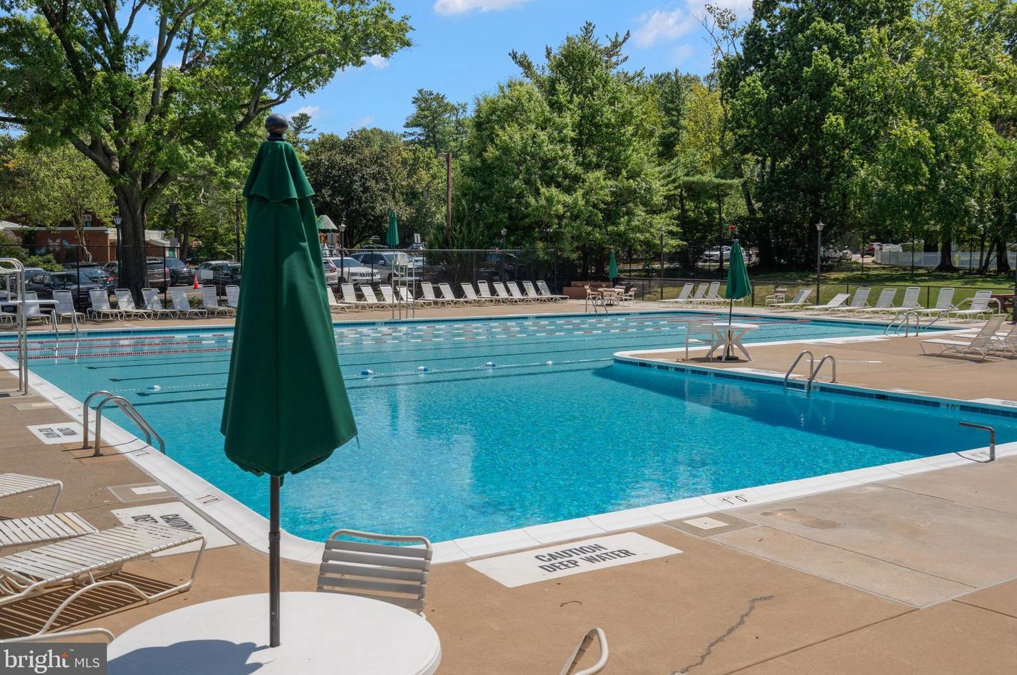 1230 Martha Custis Dr, Alexandria VA  22302-2016 exterior