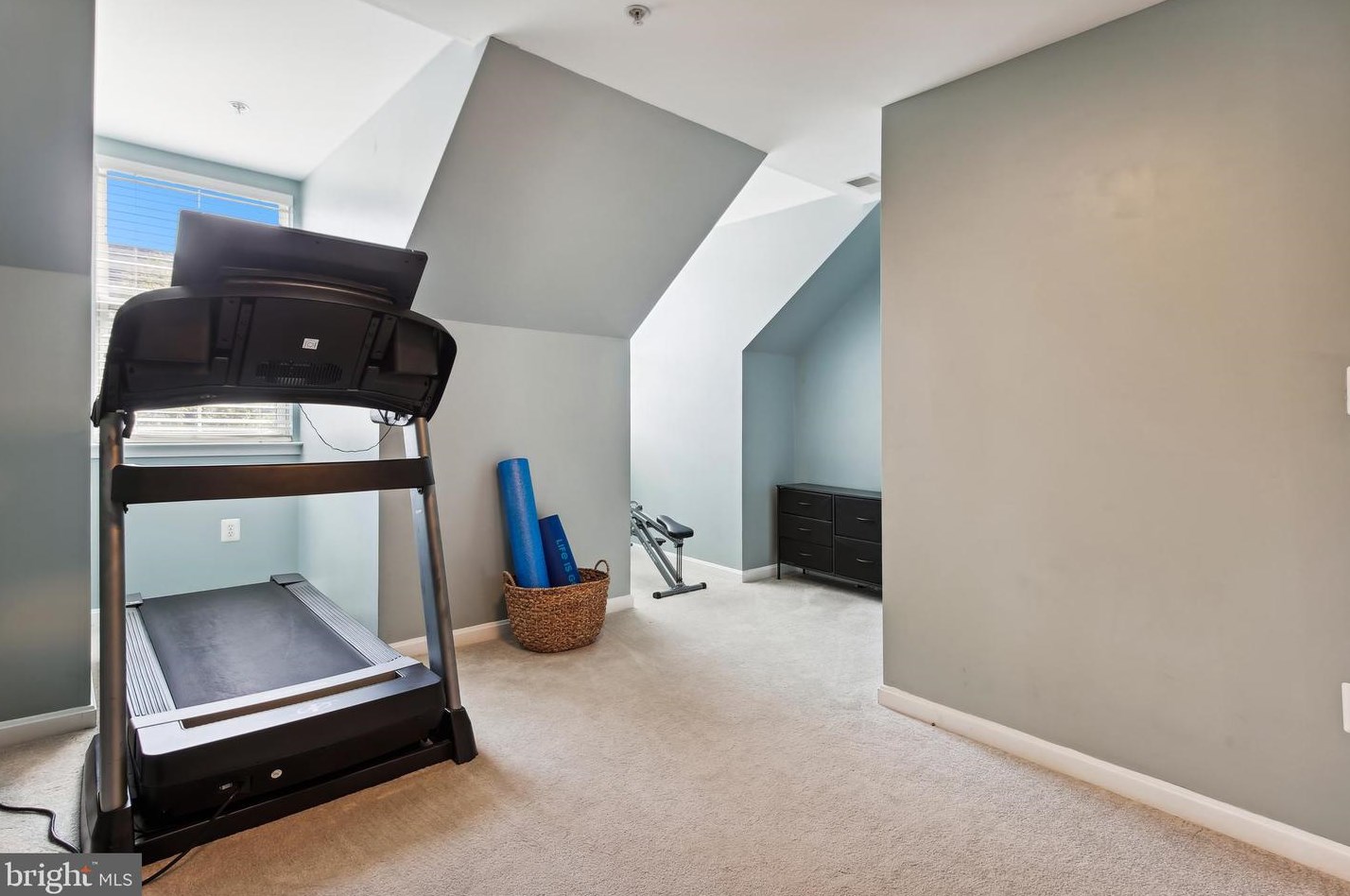 5003 Donovan Dr, Alexandria VA  22304-8620 exterior