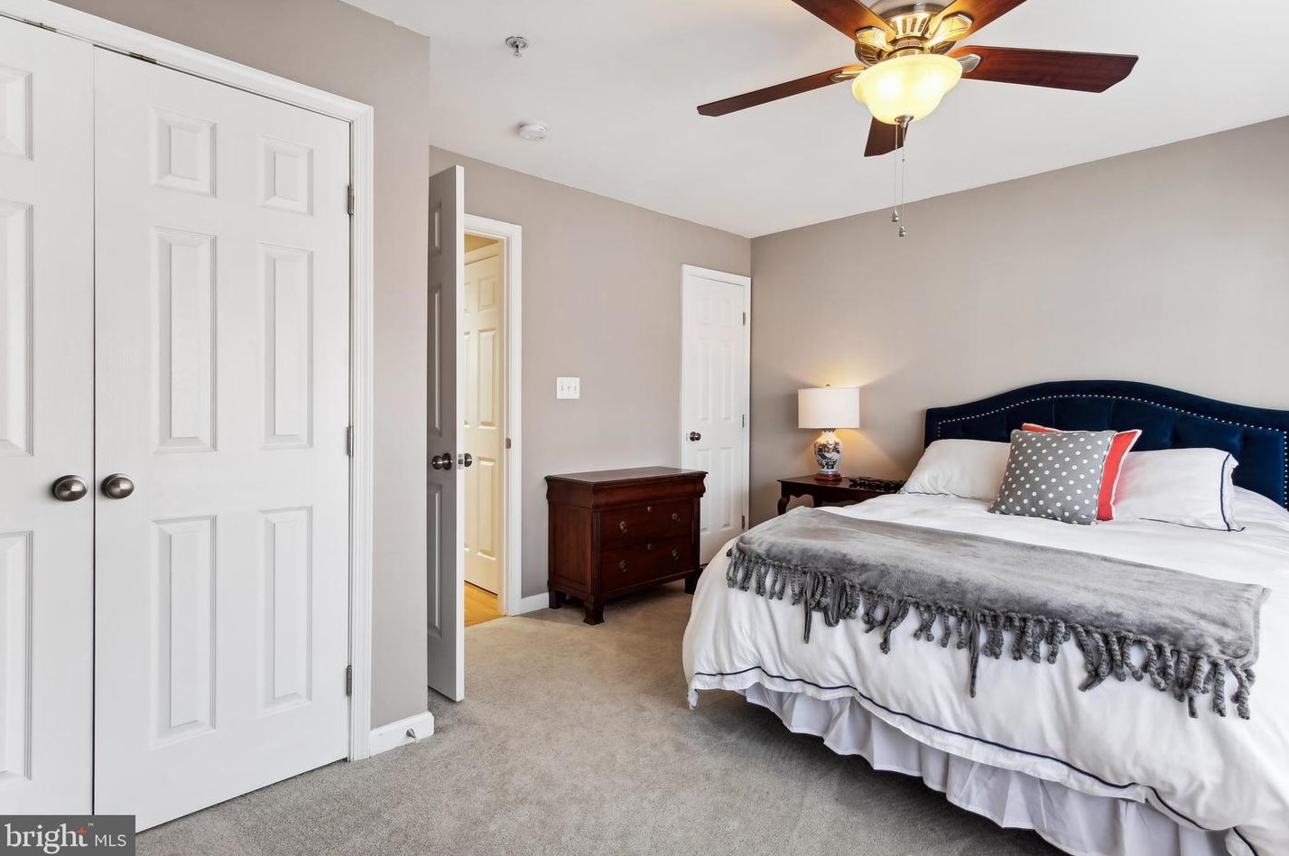 5003 Donovan Dr, Alexandria VA  22304-8620 exterior