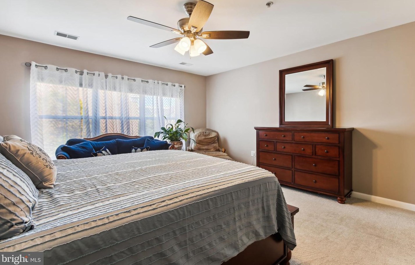 5003 Donovan Dr, Alexandria VA  22304-8620 exterior