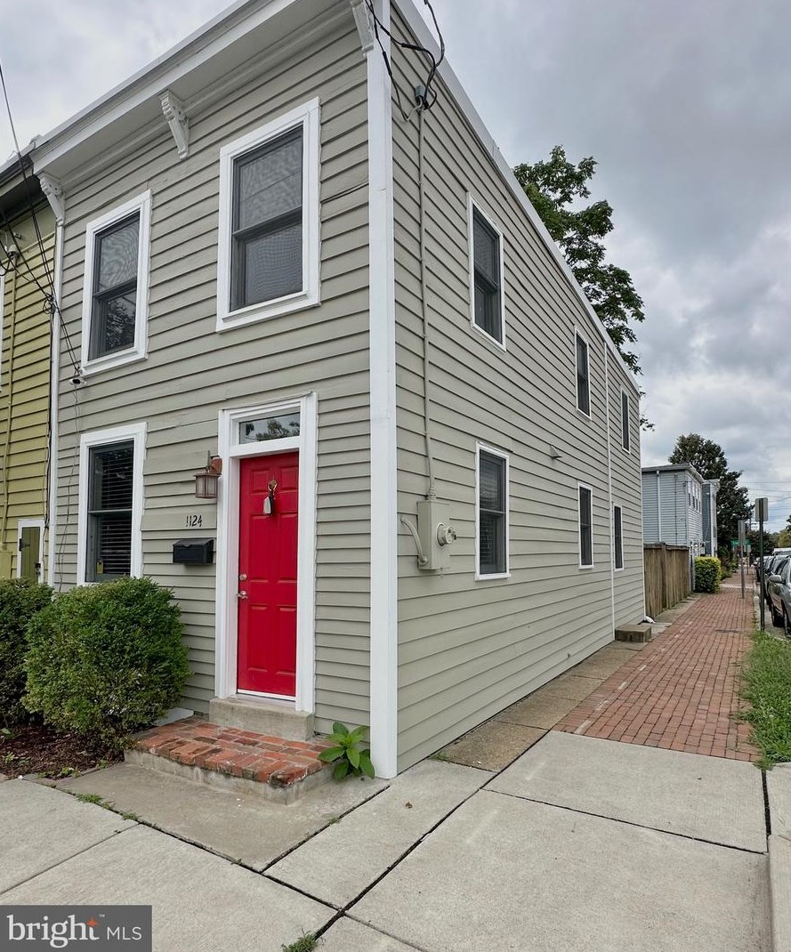 1124 Princess St, Alexandria VA  22314-2249 exterior