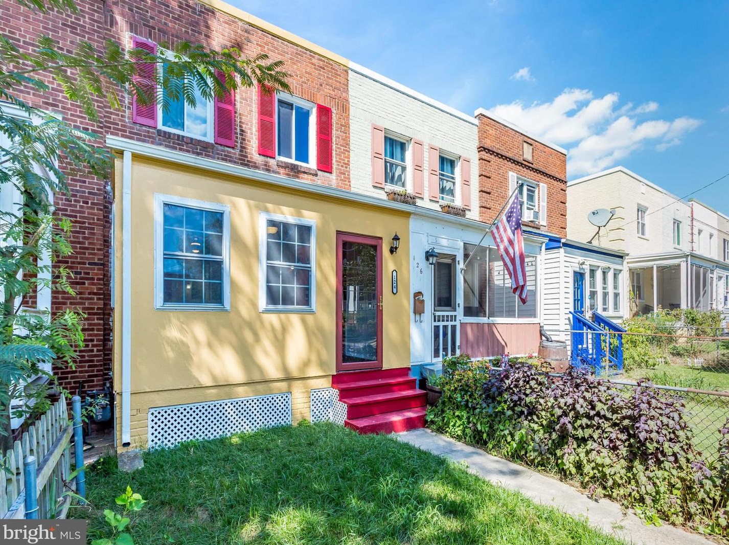 124 Lynhaven Dr, Alexandria, VA 22305