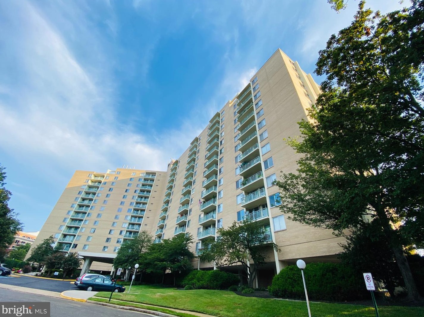 501 Slaters Ln #1104, Alexandria, VA 22314
