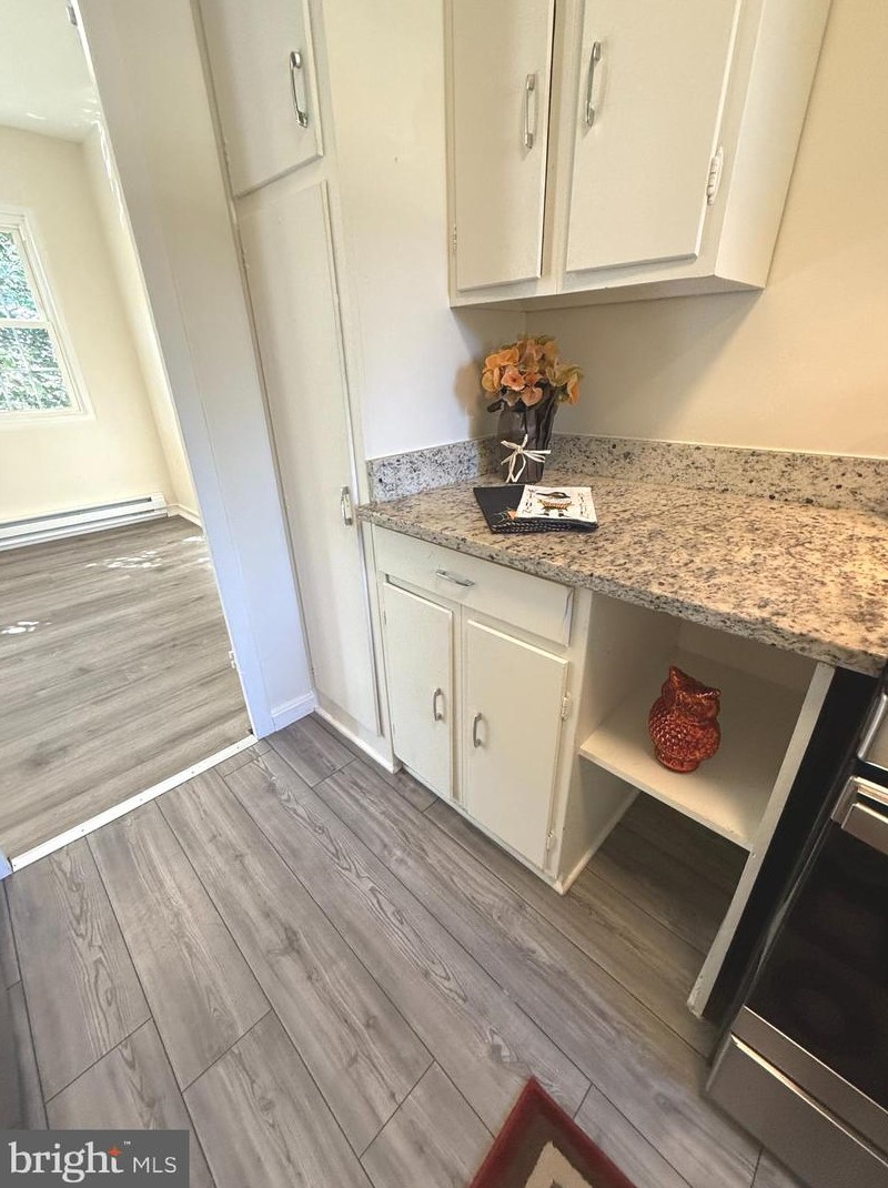 1204 Martha Custis Dr, Alexandria VA 22302-2016 exterior