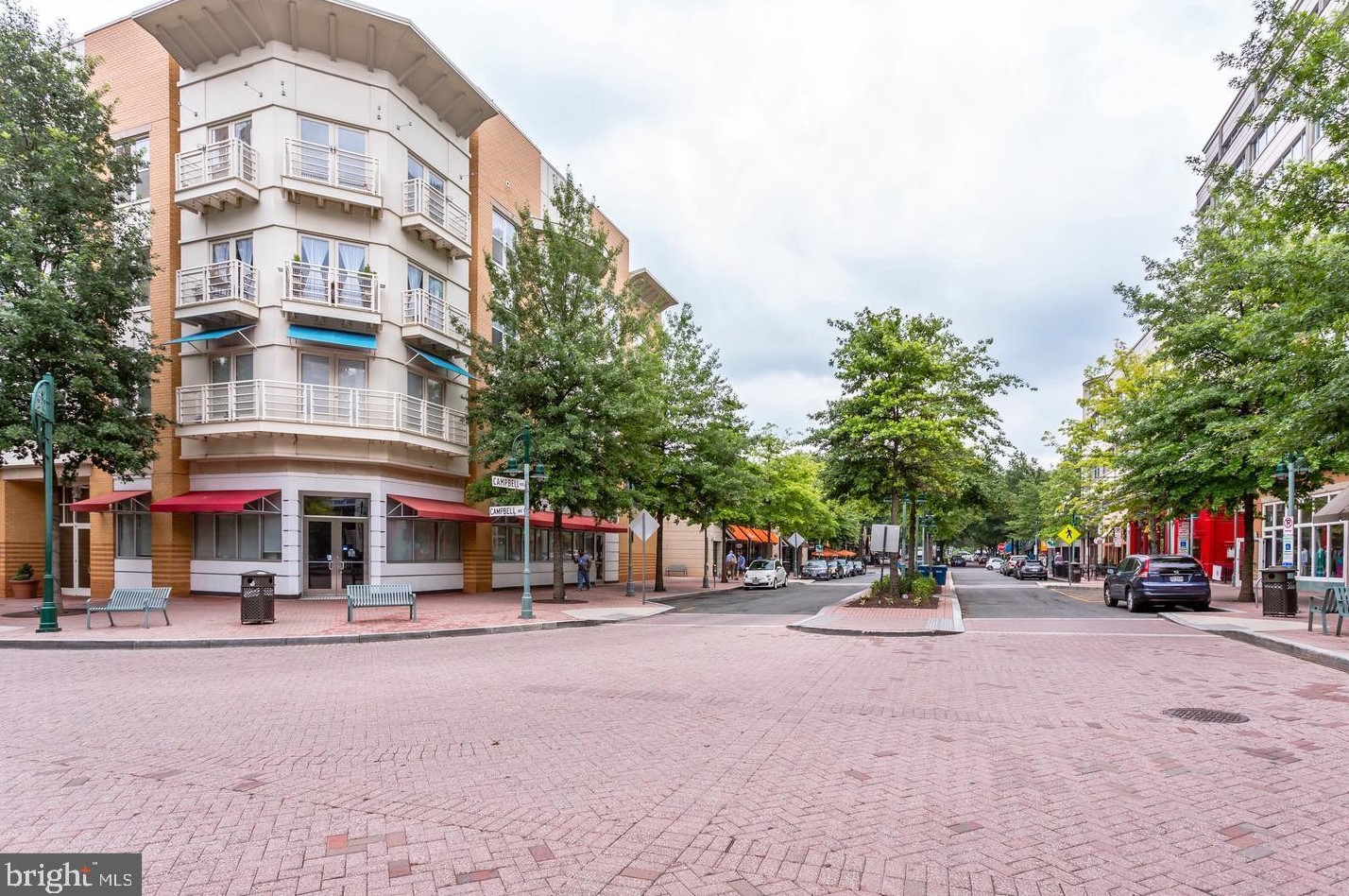 1204 Martha Custis Dr, Alexandria VA 22302-2016 exterior