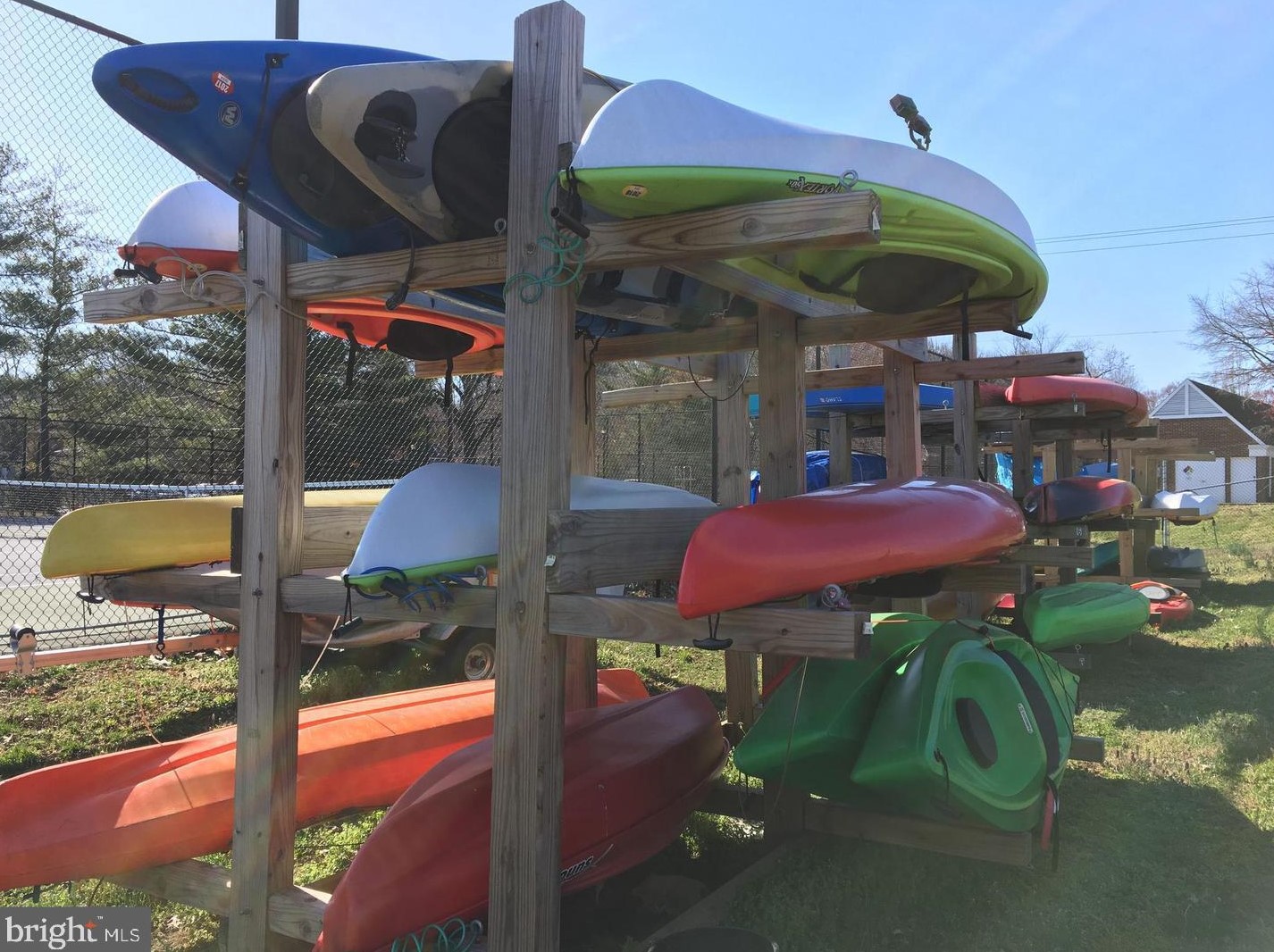 1204 Martha Custis Dr, Alexandria VA 22302-2016 exterior